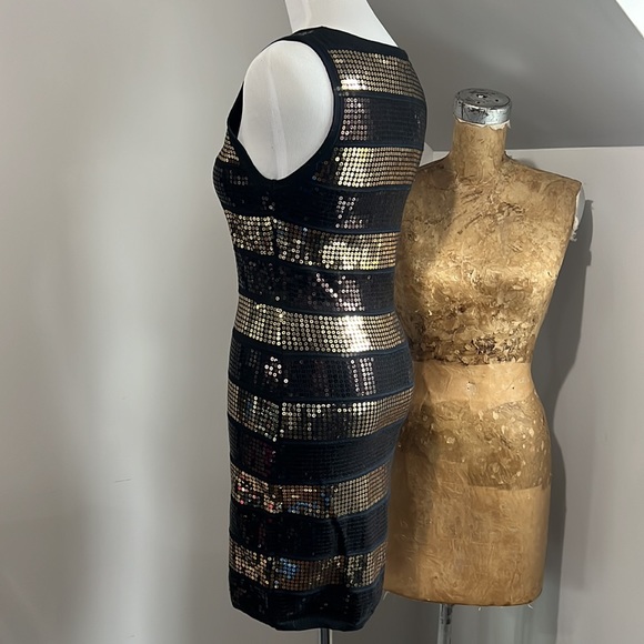 Black and Gold sequin dress - Picture 5 of 9